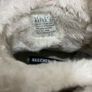 skechers double up over the edge